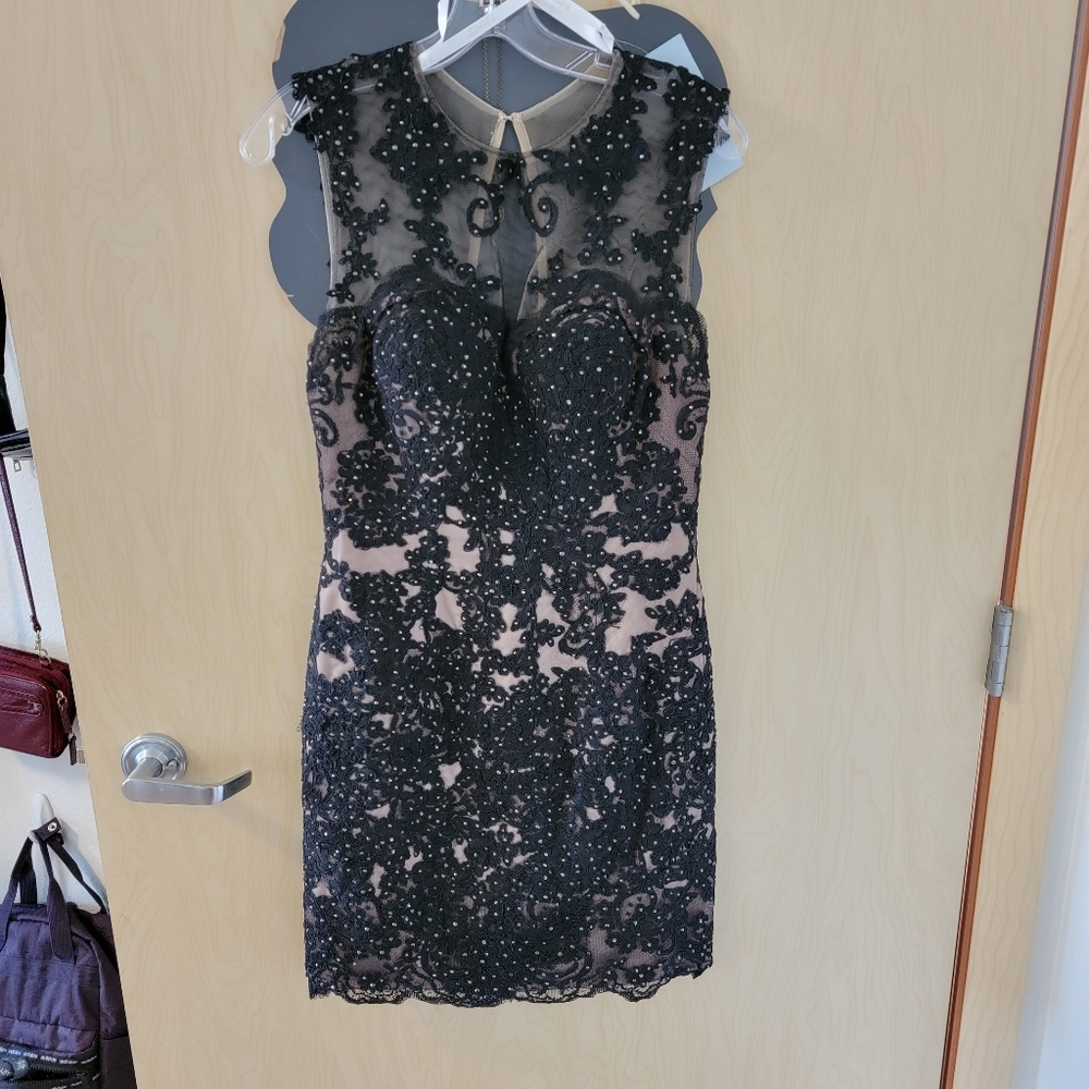 JOVANI Black Sequined Mini Dress size 6.